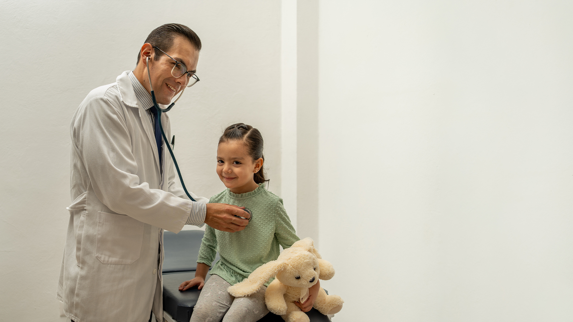 Castle Family Health Centers Atwater Winton CA Pediatrician With Child 1